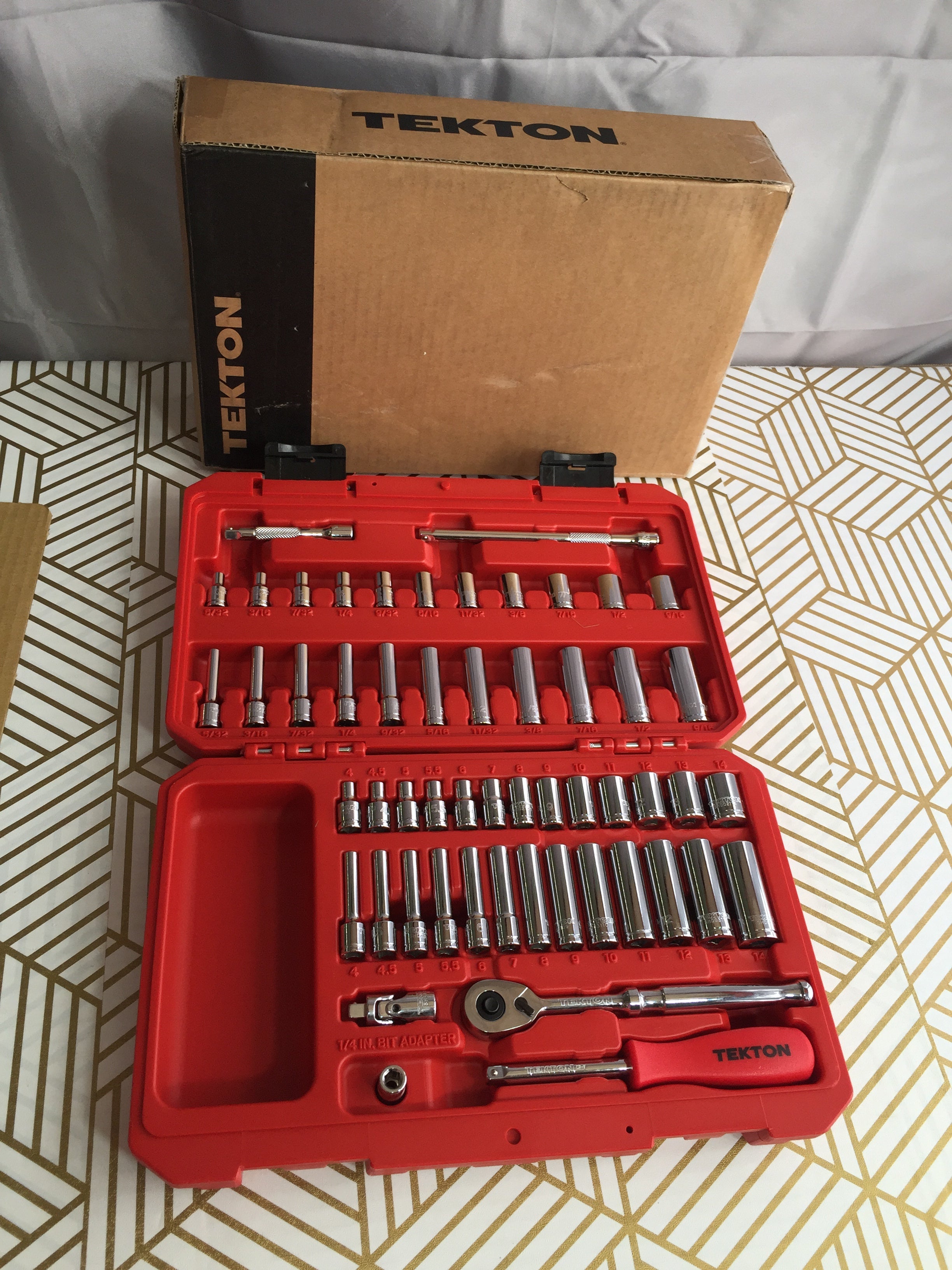 EKTON 1/4 Inch Drive 6-Point Socket and Ratchet Set, 55-Piece | SKT05301 (8021875982574)